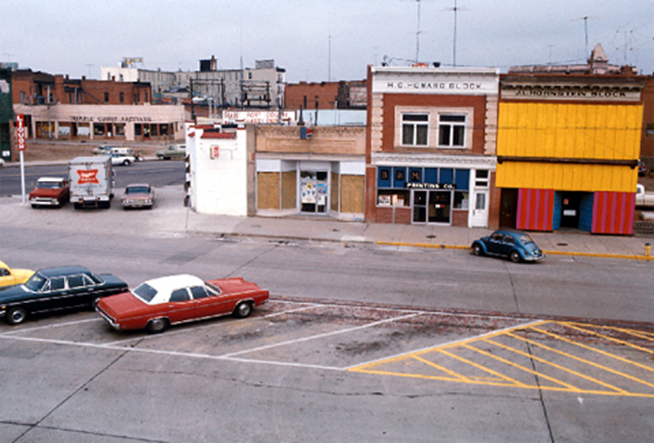 Image of downtown Fort Collins at the intersection of Linden Street and East Mountain Avenue during the 1970s