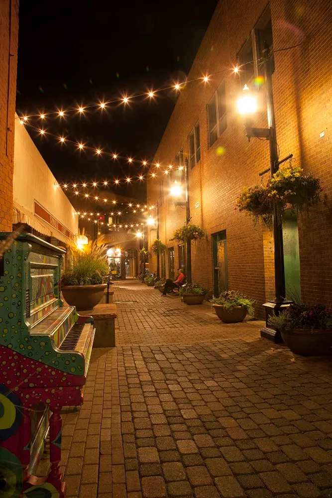 Trimble court in downtown fort collins at night